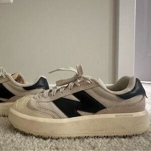 New Balance Men's Cream and Black Sneakers